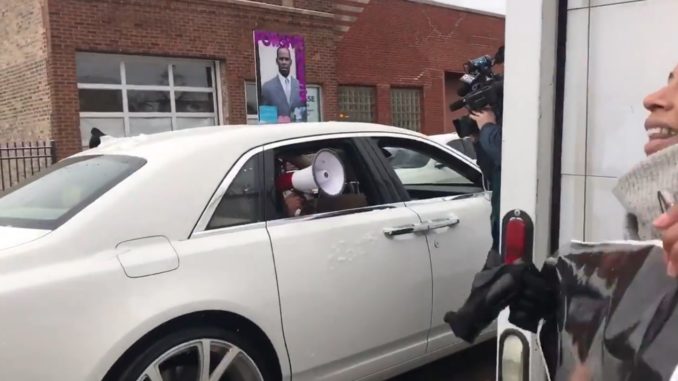 R. Kelly Supporters Clash With Protesters In Front Of His Studio