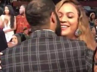 Omari Ghost Hardwick Goes For Two Beyoncé Kisses In Front Of JAY-Z