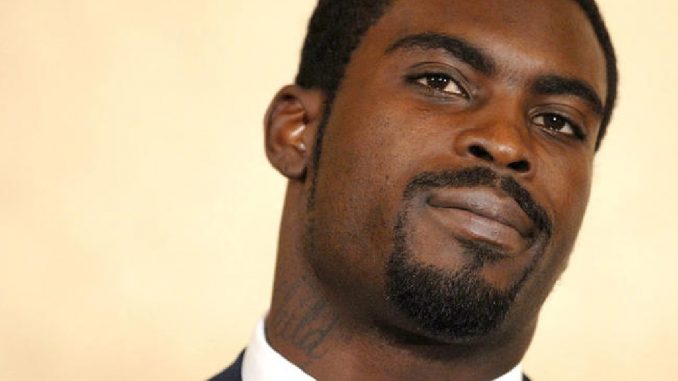 Over 200,000 Sign Online Petition To Strip Michael Vick of Pro Bowl Captain Title