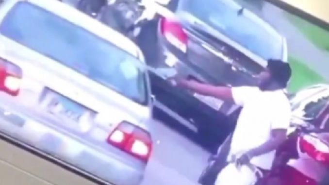 Guy Unloads Clip Into Car In Broad Daylight In Chicago