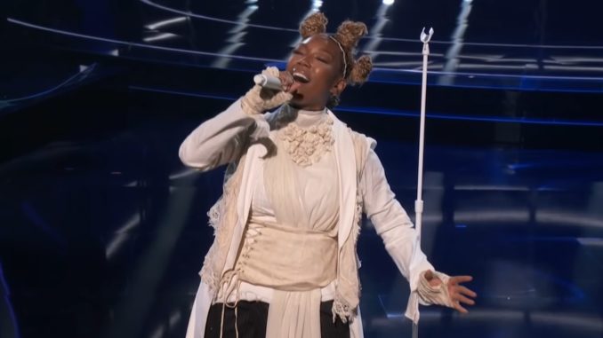 Watch Brandy's Performance at The 2020 Billboard Music Awards