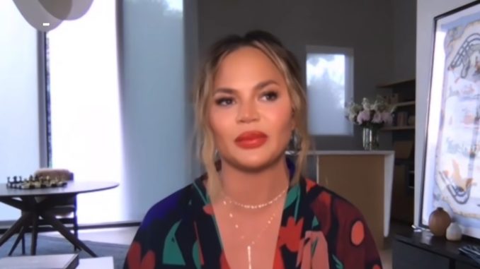 Chrissy Teigen Apologizes to Courtney Stodden For Past Hateful Tweets