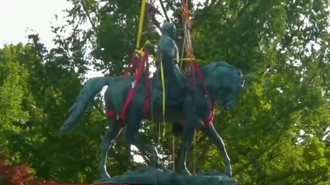 Statue of Confederate Gen. Robert E. Lee Removed in Downtown Charlottesville, Virginia