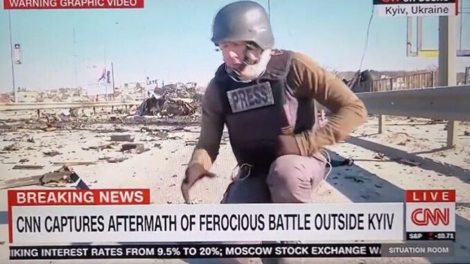 'I didn't see that': CNN Reporter Realizes He's Crouching Near a Live Grenade While On-Air