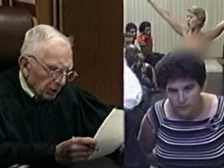 Court Cam: Woman Strips Naked in Miami Courtroom