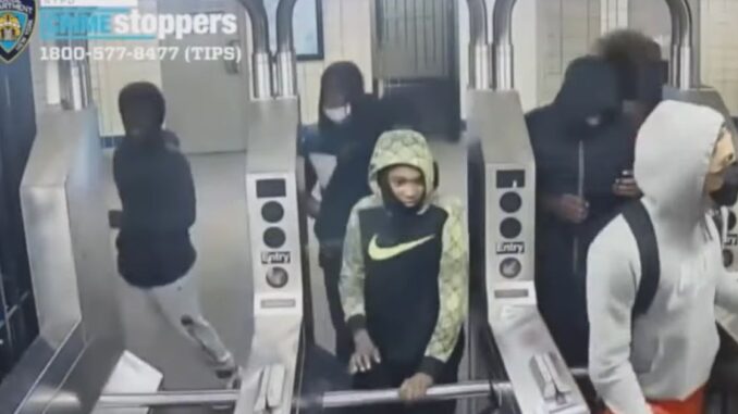 Social Media: 14-Year-Old Boy Attacked by Group of 7 Inside Brooklyn Subway Station