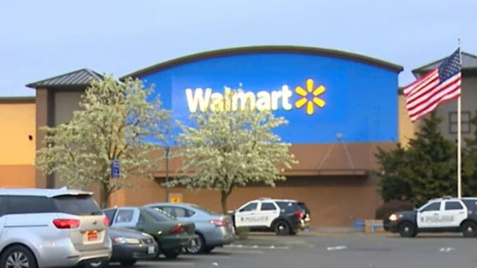 Walmart Employee Stabs Co-Worker Mutiple Times After the Two Got into a Fight While on The Job