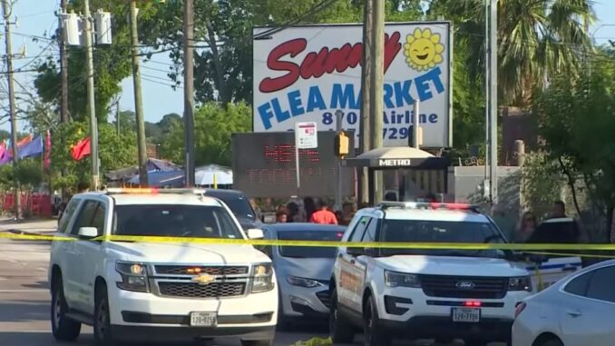 Shootout: 2 Dead, 3 Injured After Shooting at Texas Flea Market [Video]