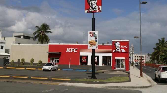 Kidnapped Woman Leaves Note Begging for Help, KFC Employee Contacts Police and Saves the Day