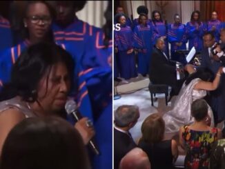 Ya'll Wild For This One: Video of Aretha Franklin Getting Locked Knees After Getting Too Low...Resurfaces Online